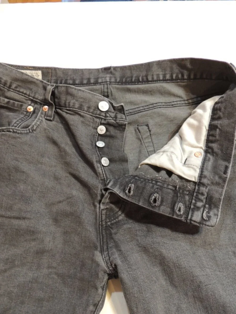 Levi 501 Jeans Y2K Men 34x32 Fade Black Large E Pockets Button Fly Denim Jeans